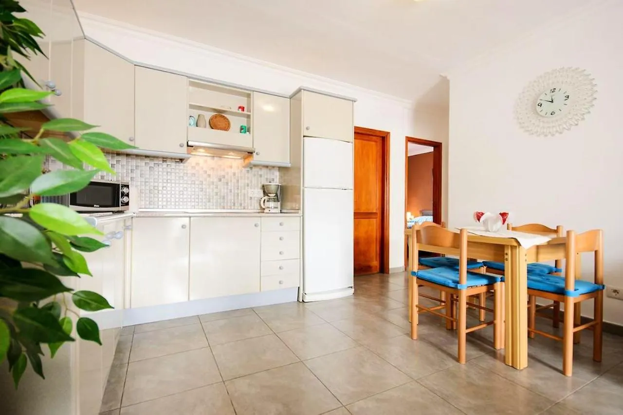 Daire 2 Bedrooms Appartement At Tias 500 M Away From The Beach With Shared Pool Garden And Wifi