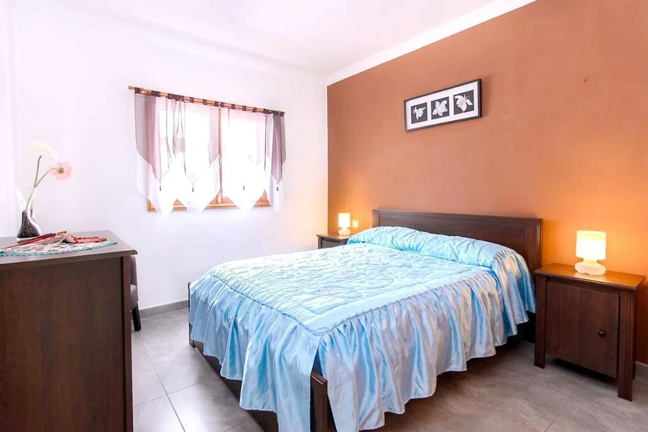 Daire 2 Bedrooms Appartement At Tias 500 M Away From The Beach With Shared Pool Garden And Wifi İspanya